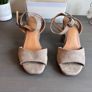 Universal Thread tan suede-like sandals with 3” chunky heels & ankle strap